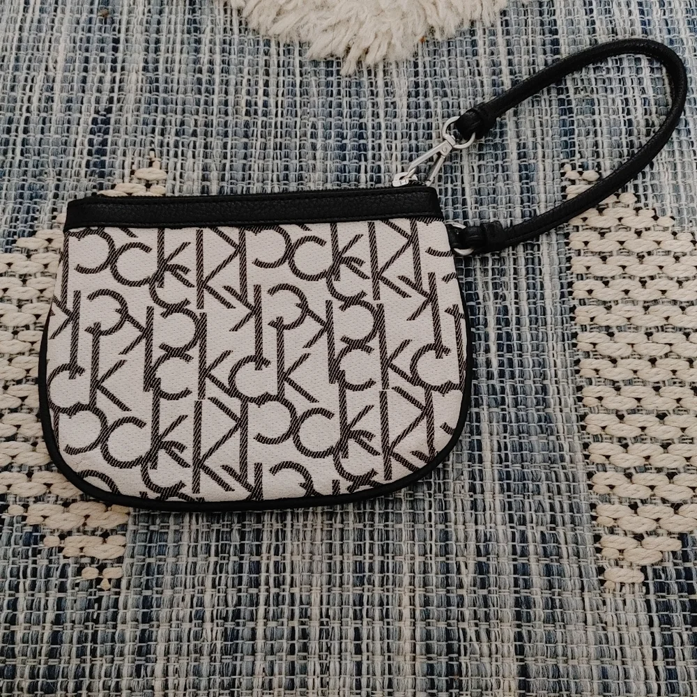Calvin Klein Wristlet - Picture 2 of 9